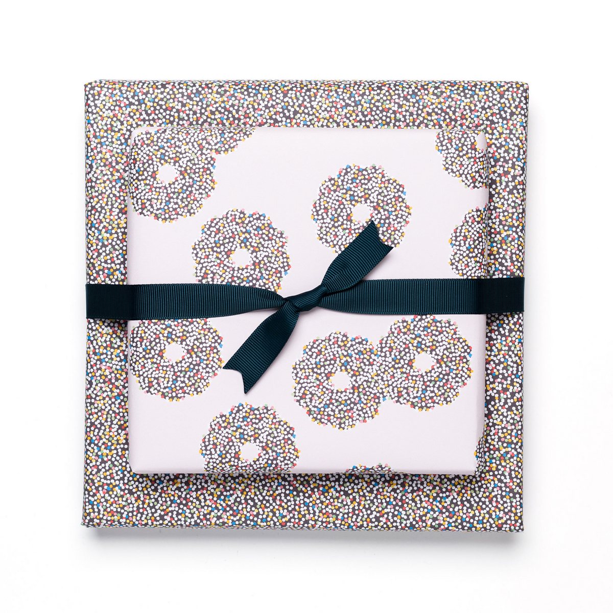 Papel de regalo navideño sostenible rosa, papel de regalo marrón rosa "Coronas de chocolate" - papel de regalo de doble cara hecho de papel 100% reciclado