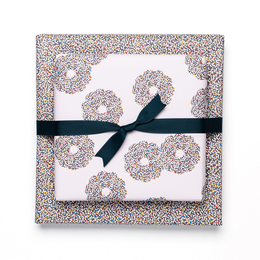 Carta da regalo natalizia sostenibile carta da regalo rosa, marrone rosa "Ghirlande di cioccolato" - carta da regalo fronte-retro realizzata con carta riciclata al 100%