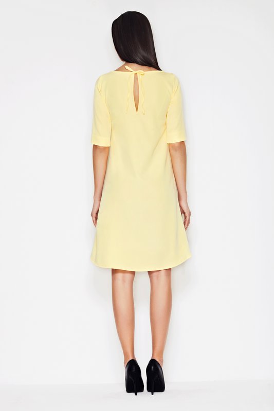 Asymmetrische trapezejurk met korte mouwen, geel