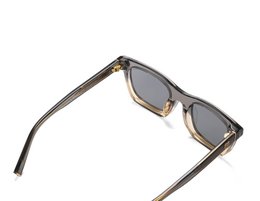 Walton et Mortimer NO. 54 : Lunettes de soleil grises transparentes "Inferno"