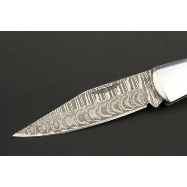 IZUMI ICHIAGO Red Hawk Folder, pocket knife made of Japanese VG-10 Damascus steel with a gift box