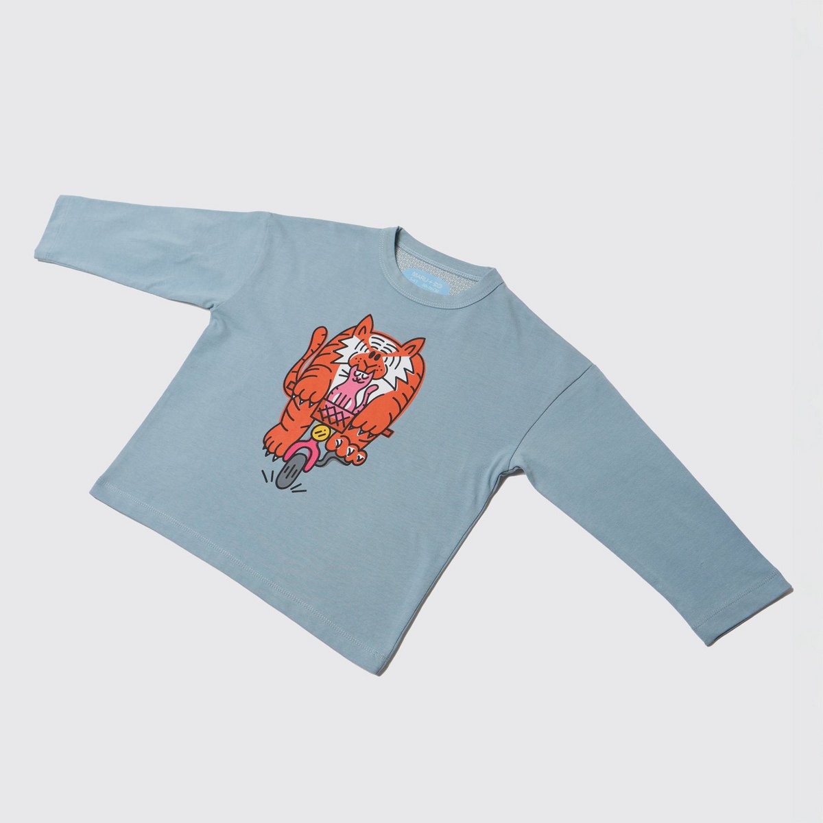 BASIC HEAVY-WEIGHT 'PEDAL FASTER' GRAPHIC T-SHIRT