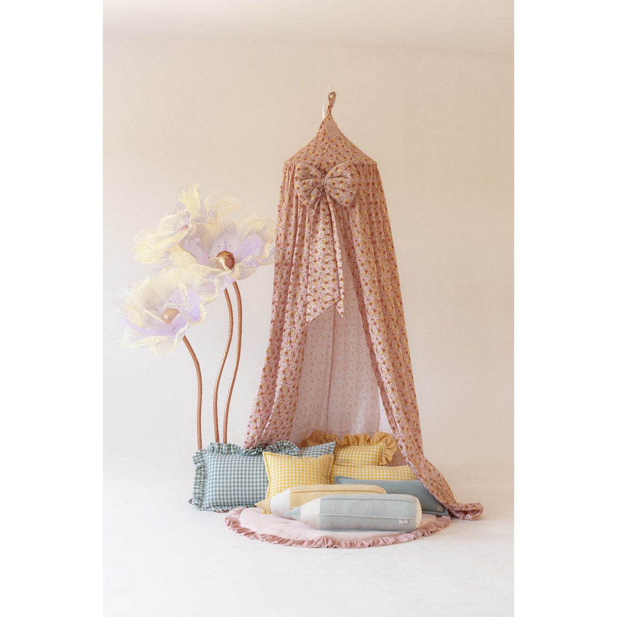 Decorative pillow with ruffle "Sage check"