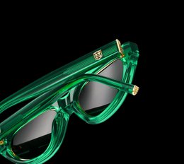 Walton & Mortimer nr. 21 “Enkeproducenten” Poison Green Limited Edition solbriller
