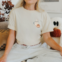T -Shirt Cinnamon Snail and Coffee Kanelbullar - Gift Shirt in Svezia Organica in Svezia