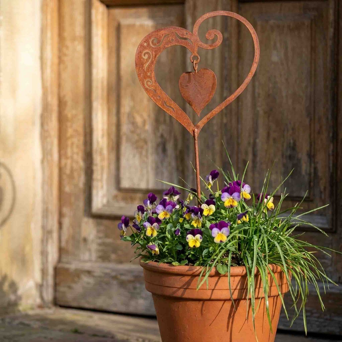 Duetto di cuori decorativi color ruggine da appendere o attaccare a un bastone | Cuori di metallo per la festa della mamma