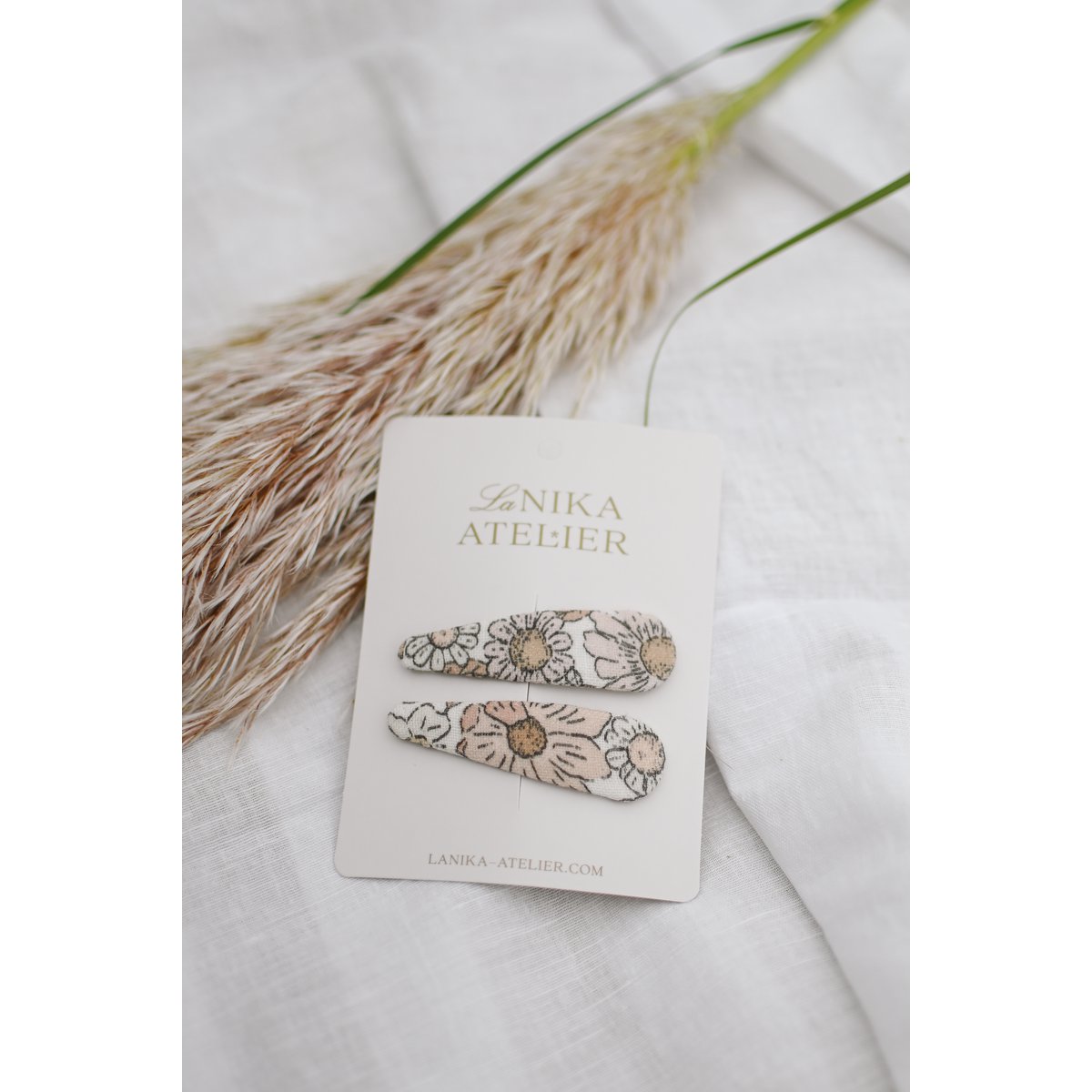 Boho graue florale Haarspangen, Herbststil