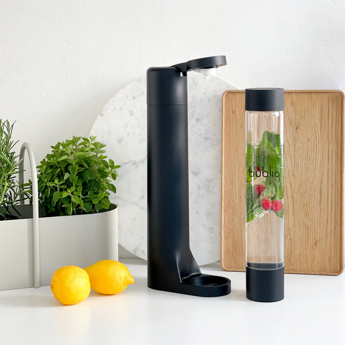 Matte black bubliq drink carbonator