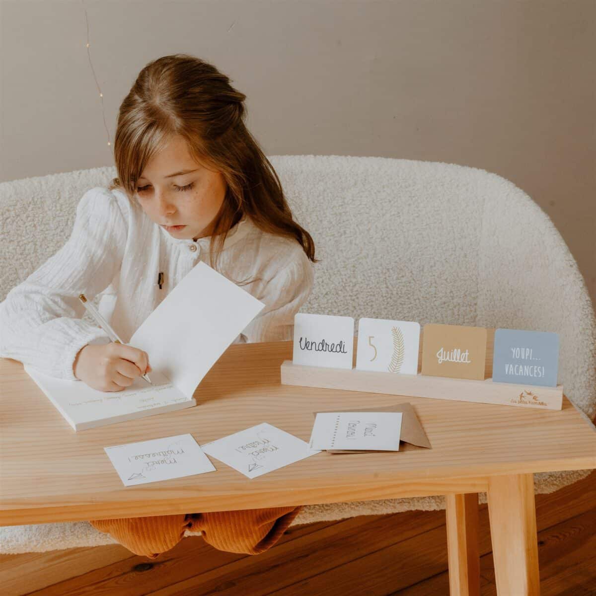 Calendario perpetuo - Pasador de madera y tarjetas de papel