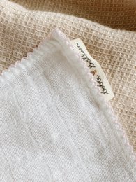 Muslin med hæklet piping - lys pink