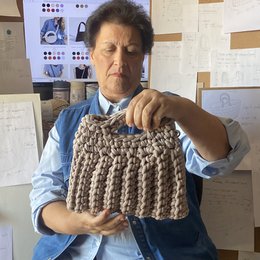 Borsa “Ionio” all'uncinetto con custodia impermeabile beige
