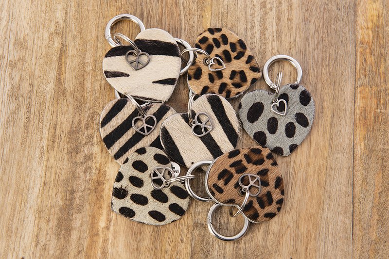 Taskeophæng hjertedyr med leopard charm