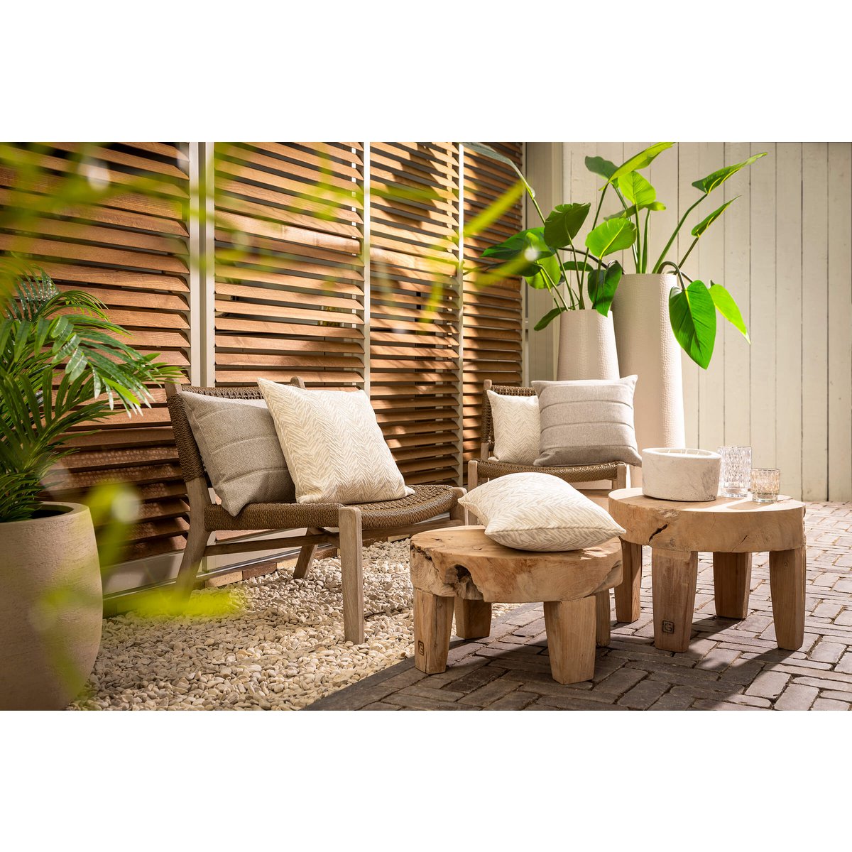 Dutch Decor AUGUSTA - Outdoor cushion 30x50 cm - Marshmallow - White and beige