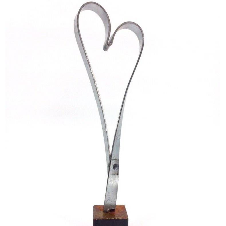 Escultura en metal "Corazón de Rubigo"