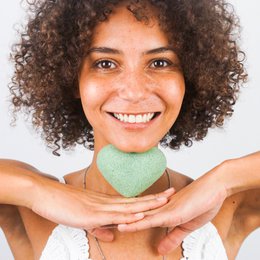 Konjac heart sponge - facial peeling with aloe vera for delicate skin