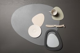 Skinnature dækkeserviet | genbrugslæder | Småsten 40x46 cm