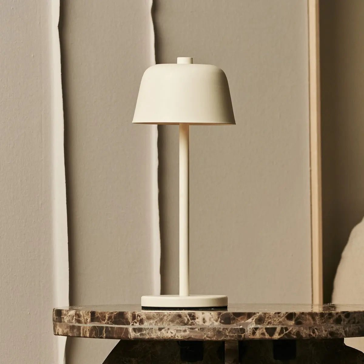 Lampe de table rechargeable Anton Vanille