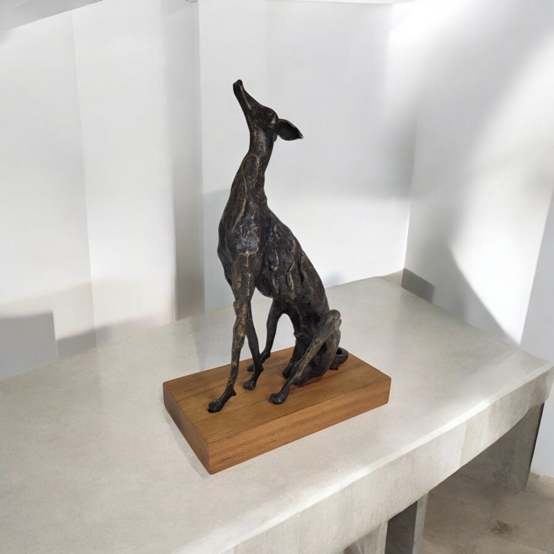 Skulpture de bronce "Legvrer" (2024) Windhat Greyhound por Bourima | Uniiat