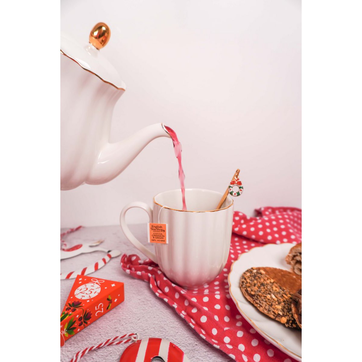 Royal rose theepot met gouden rand 800 ml Isabelle Rose