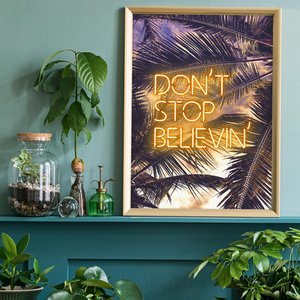 Hören Sie nicht auf, Lyrics Neon Tropical Print zu glauben