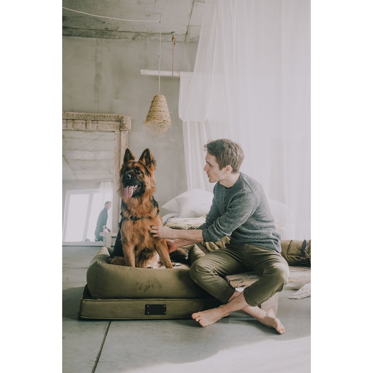 "Nero" Lair for en hund og en kat fra det fluffy hvalpemærke, lys fløde, velourmateriale, håndlavet!