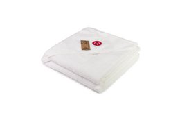 Soft, absorbent, and stylish toddler hooded towel in a variety of colors. Made of 100% cotton with a 100 x 100 cm size, perfect for wrapping up little ones after bath time.