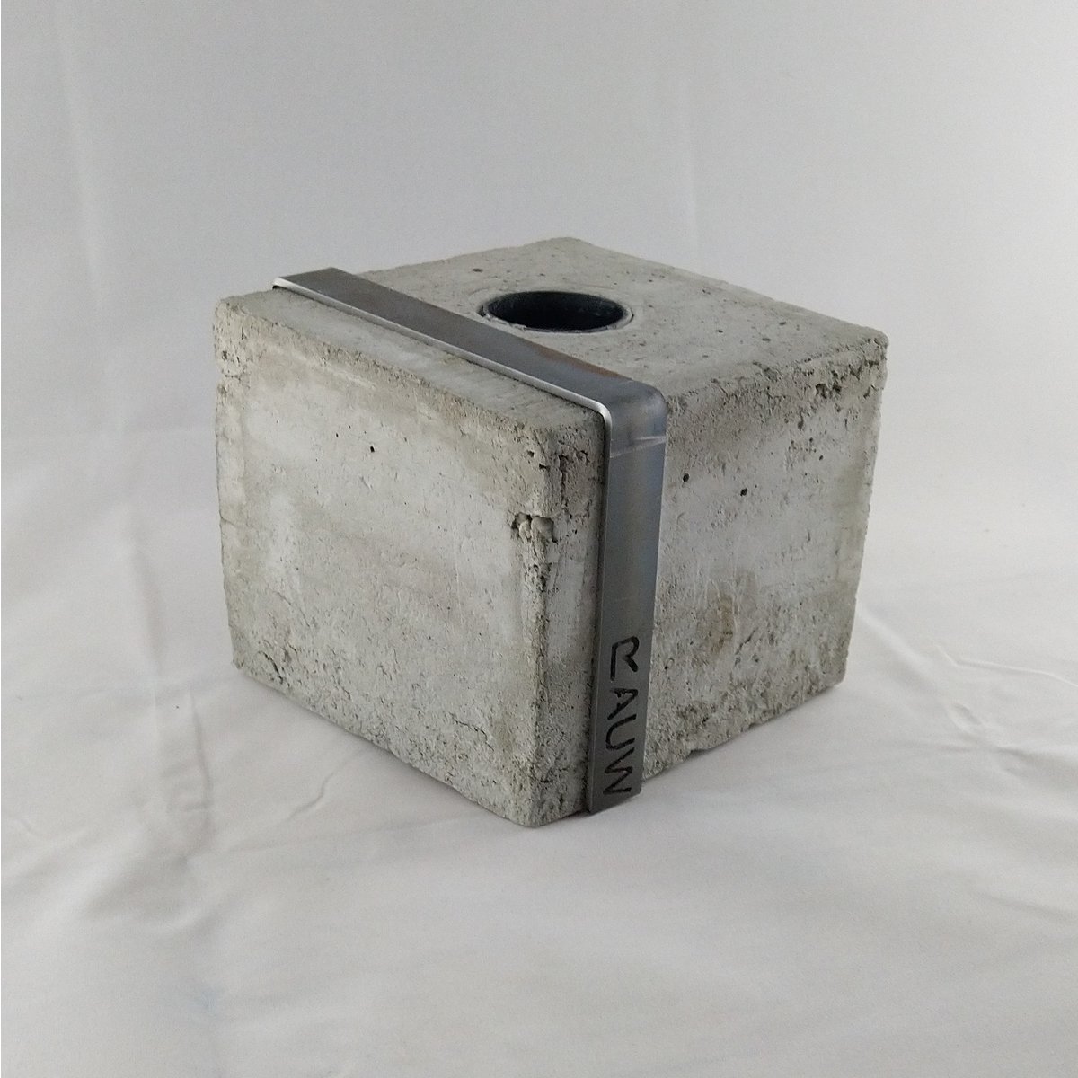 Raw Concrete Design Tischleuchte Industriezement/Stahl