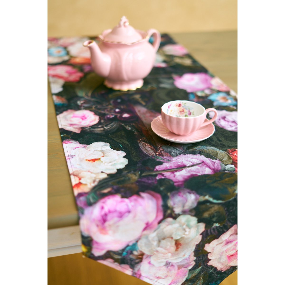 Table Runner without and with Tassels, 100% Cotton, Printed | Francine Black