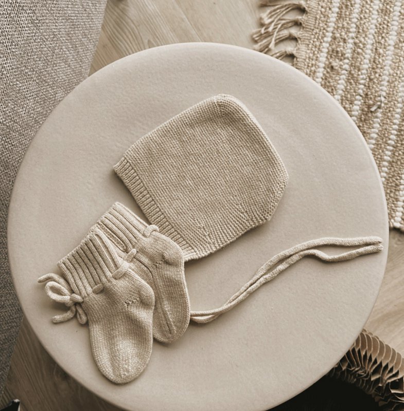 Merino baby motorhjelm sand