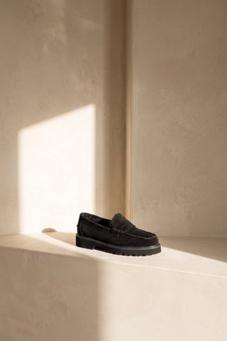 ISIDRO ZWART - Suède loafers gevoerd met imitatiebont