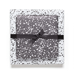 Papel de envoltura blanca negra floral, empaquetado perfectamente para regalos para hombres o como papel para boda para bodas