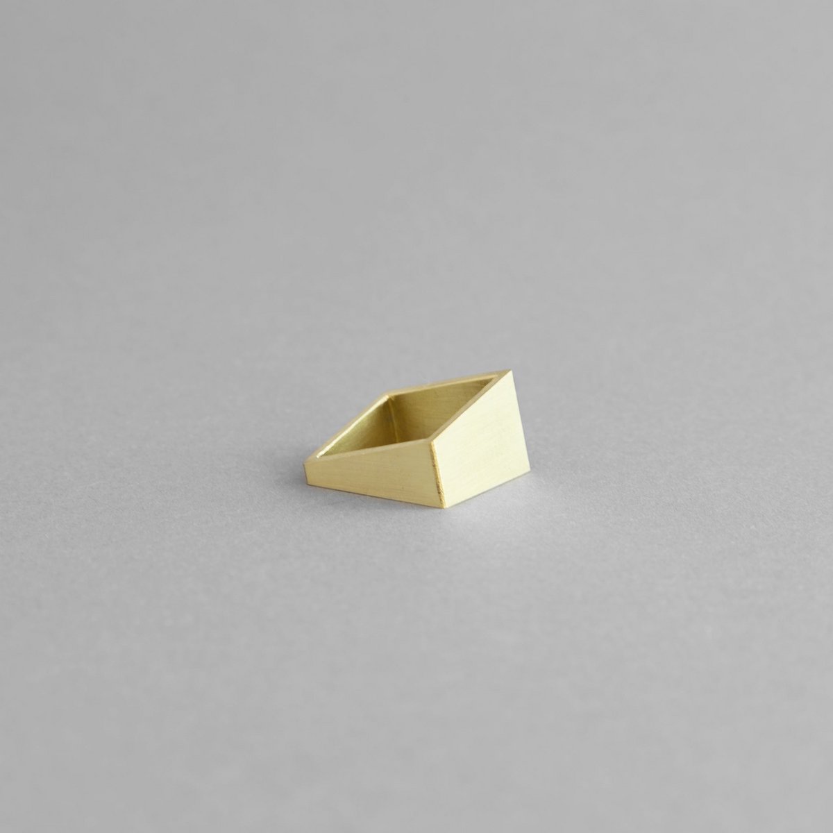 ANILLO CUADRADO LATÓN