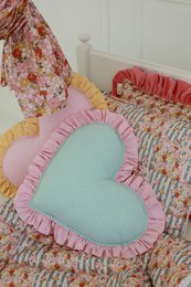 Cuscino Cuore double face con volant “giardino rosa”