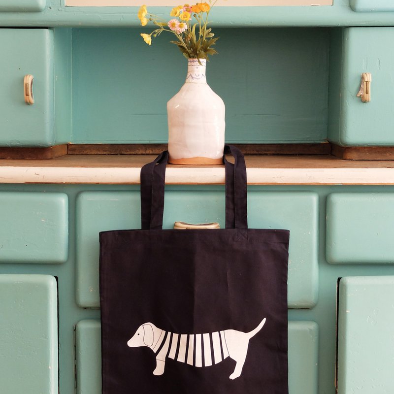 handbedruckte Stofftasche mit Dackelmotiv navy
