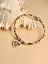 Pulsera bancaria con encantos de corazón