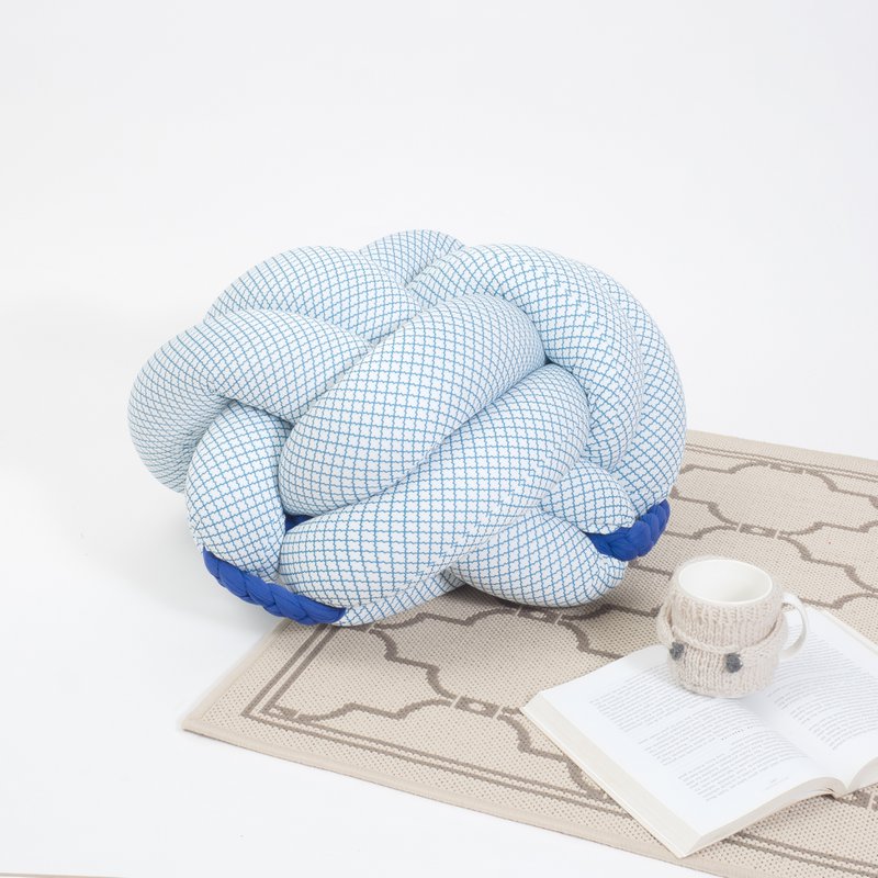 Cuscino Knotty Knot Large Knot - Nido d'ape blu