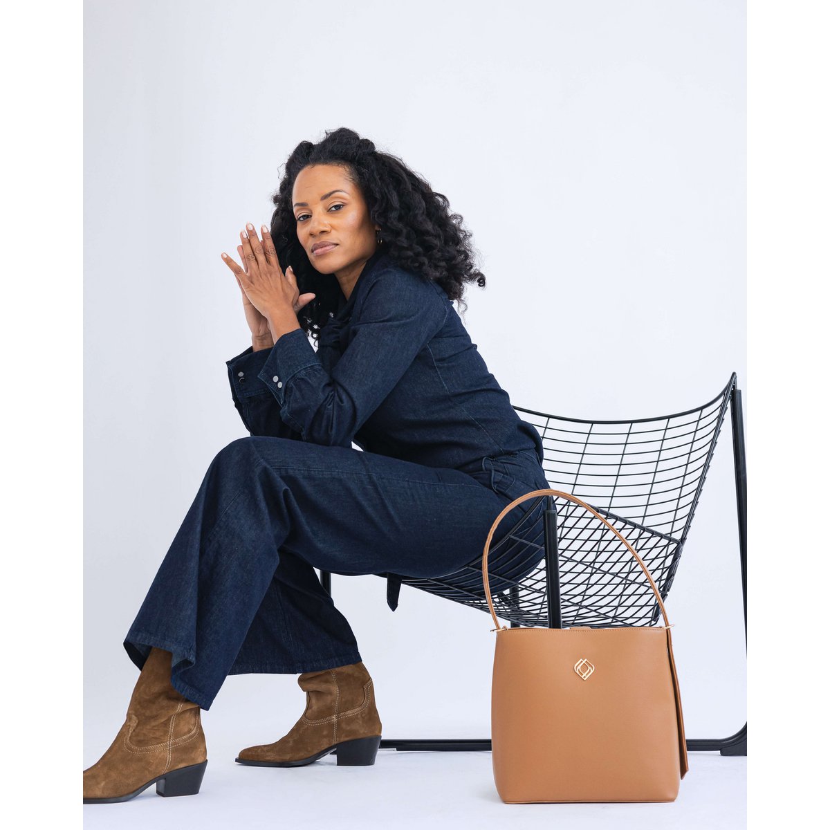 Bucket Bag Nila Apple Leather Camel