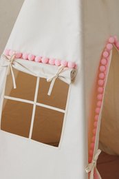 Teepee "Fluffy Pompoms" con pompon e set tappetino