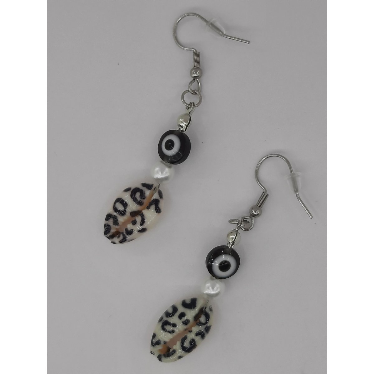 %2365 OW Pendientes de concha de cauri estampado de pantera