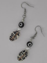 %2365 OW Pendientes de concha de cauri estampado de pantera