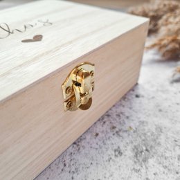 Wooden echo box - Echoes