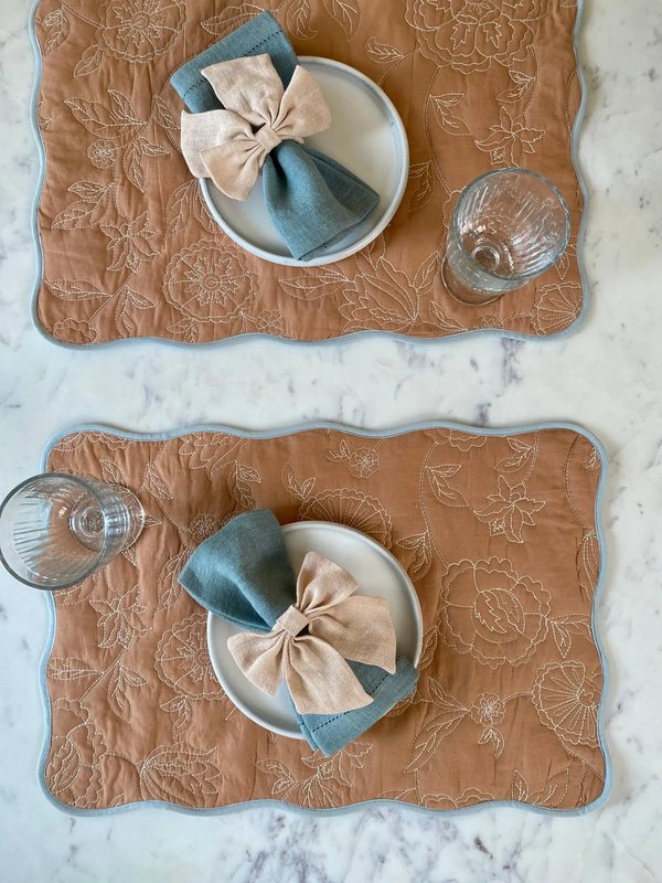 Tafelmat | Rosabelle Chintz Spice Scallop Matten-set van 2 van Sanctuary Living