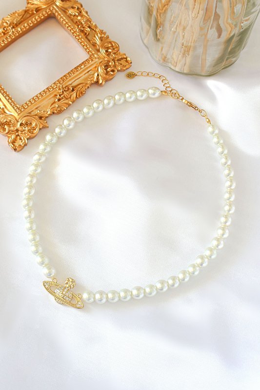 Vivienne Westwood 24K Czech Pearls Choker