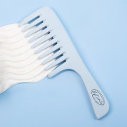 Plastic Free + Biodegradable Bamboo Comb
