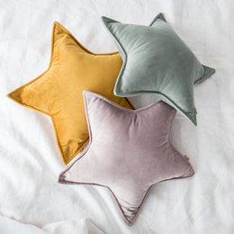 ALMOHADA TERCIOPELO ESTRELLAS (9 colores) Talla M
