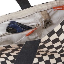 Duurzame Shopper Rich Black. Gemaakt van gerecycled bedlinnen
