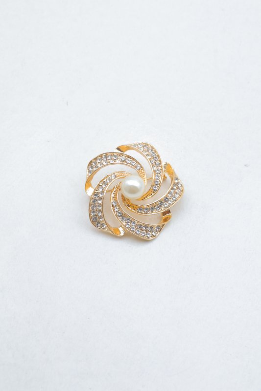 Broche fantaisie en laiton