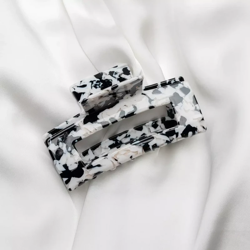 Classic Claw Hair Clip - Black & White