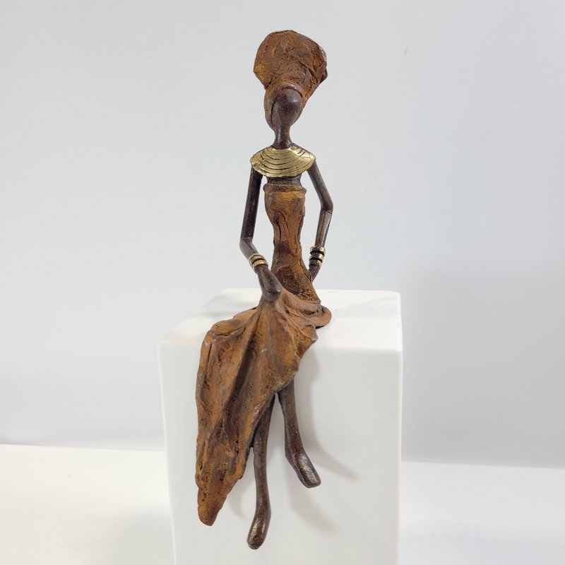 Bronze-Skulptur "Femme assise élégante" by Karim Sana | verschiedene Größen und Farben