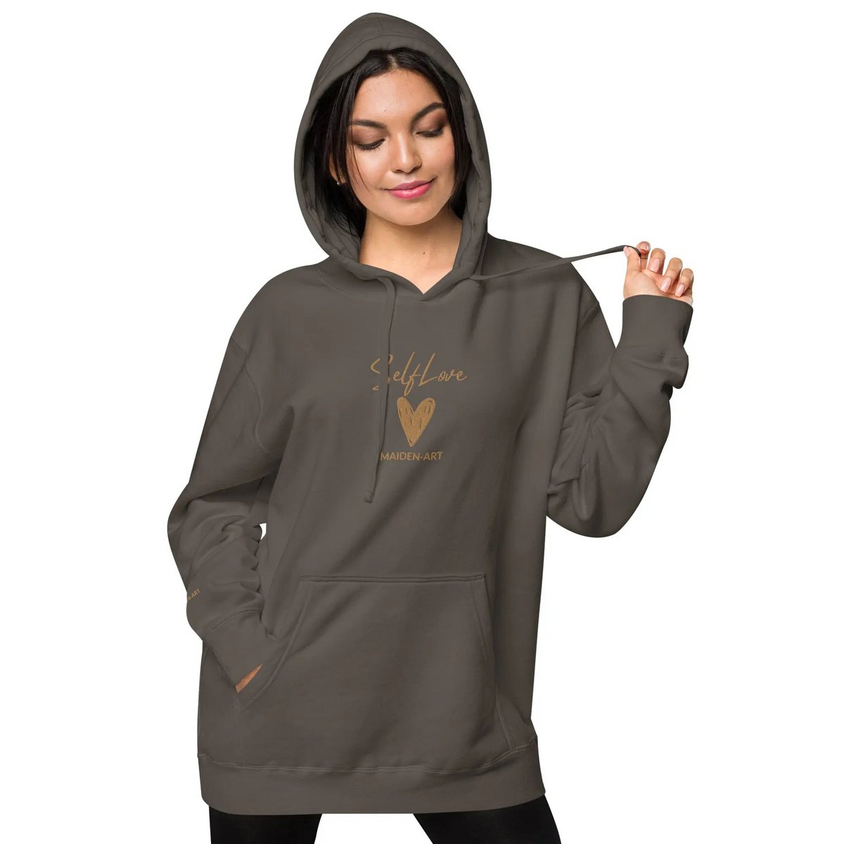 Self Love Unisex pigmentgefärbter Kapuzenpullover mit Altgold-Stickerei | Modischer Kapuzenpullover